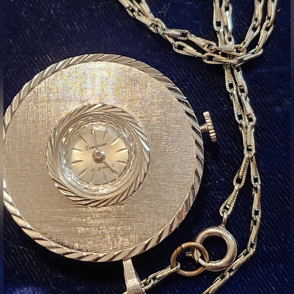 Dominion Accessories - Vintage Dominion 17jewel pendant watch